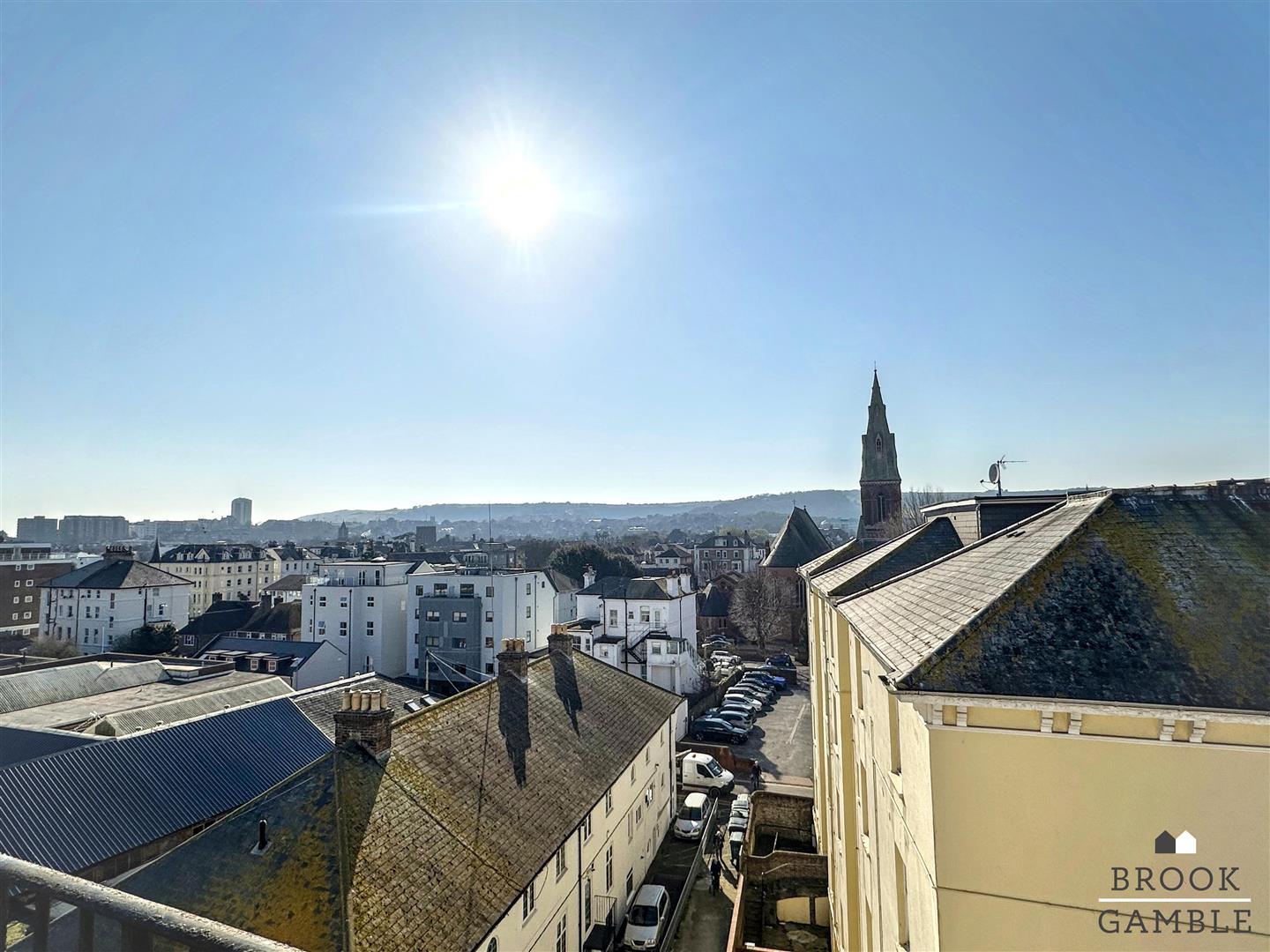 2 Bedroom Apartment - Purpose Built. Sussex Mansions in Eastbourne, East Sussex 17